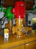 Messung vorher mit an Stör- und Empfängerseite angebrachten Sensoren: Die 300 kg schweren Schraubenpumpen verursachen einen Betriebslärm von 86 dB