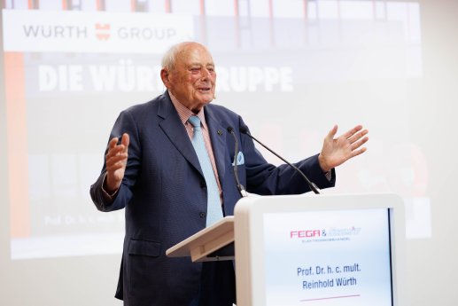 Ehrengast war Prof. Dr. h. c. mult. Reinhold Würth, Ehrenvorsitzender des Stiftungsaufsichtsrats.jpg