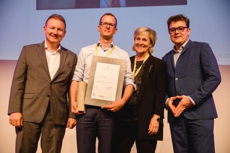 Markus T. Schweizer, Managing Partner EY, Jürgen Besser, Geschäftsführer MOIO GmbH, Prof. Dr. Karola Wille, MDR-Intendantin und Jury-Mitglied, Prof. Dr. Timo Meynhardt, HHL Leipzig Graduate School of Management, bei der Verleihung des EY Public Value Awards (von links)