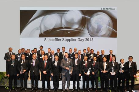 Schaeffler hat seine 16 weltweit besten Lieferanten mit dem Schaeffler-Lieferantenpreis 2012 ausgezeichnet