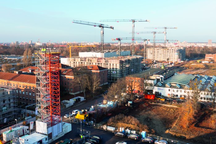 PERI-06-die-zukunft-beim-bauen-fest-im-blick.jpg