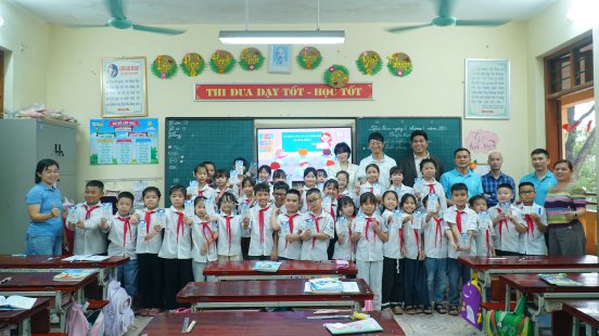 Recycle for Good Vietnam - classroom - rgb.JPG