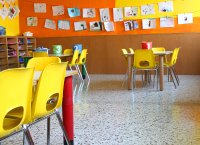 Bodensanierungen in Schulen finden meist während der Ferien statt.
