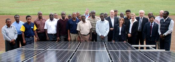 Absolventen und Trainer des zweiten Kurses der German Solar Academy Nairobi. (Foto: German Solar Academy / Mariantoinetta Peru)