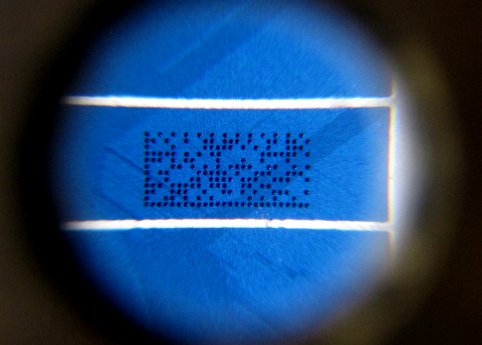 Q-Cells_laser marking solar cells.tif