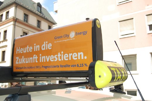Das Elektro-Taxi gesponsert von Green City Energy.JPG