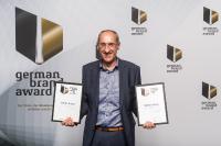 Design, Räumlichkeiten und zeitlose Optik des Silbitz Group-Designs überzeugten - Preisverleihung am 21. Juni 2018 in Berlin an Volker Frühsammer, Leiter Vertrieb (Foto: Silbitz)
