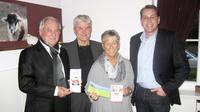 Uwe Moll, Betriebsleiter winkler Buchholz, (re.) mit Hans-J. Förster und Udo Pagenkämper, dem 1. und 2. Vorsitzenden des Vereins sowie Gisela Sorge, die Pressesprecherin des KKI (von links)