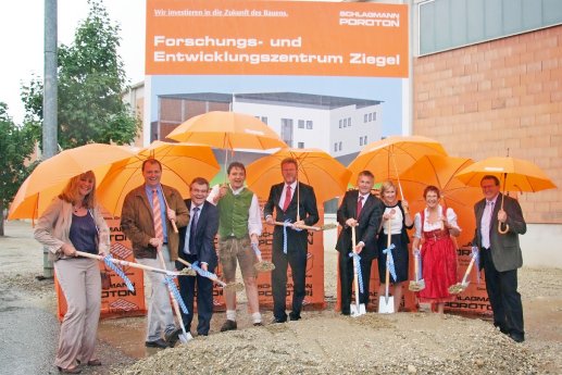 sbw-pm-spatenstich forschungszentrum_bild1.jpg