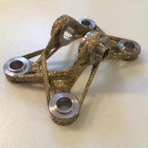Auf dem "Automobil Industrie Leichtbau-Gipfel" wird die Faserverbund-Innovation "xFK in 3D" in einem Workshop am 15. März erstmals live präsentiert; von der Idee bis zum fertigen Bauteil - einem Aggregate-Träger (Foto: AMC)