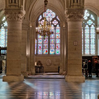 1562 - 4 Innenbereich_von_Notre_Dame.jpg