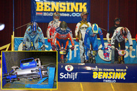 Startvorrichtung der Bensink BV: Die Stoßdämpfer werden paarweise und gegeneinander verfahrend eingesetzt, um auch beim Wiederaufstellen der Klappe die Endlage zu schützen