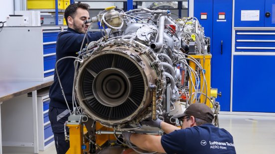 Mechanics_working_on_PW100_Copyright_LTAA.jpg