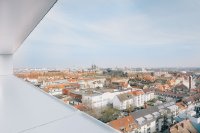 Blick auf die Stadt vom Staffelgeschoss des AB-Gebäudes der Hochschule Bremen (HSB) am Standort Neustadtswall. Copyright HSB - Sven Stolzenwald