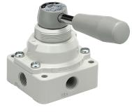 Die seitlich angeordnete Lage der Entlüftungsbohrung sorgt speziell beim Einbau in Schalttafeln für eine bessere Entlüftung und eine schnellere Montage, Foto: SMC Deutschland GmbH