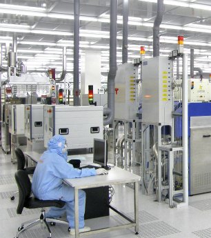 300dpi_Cleanroom OSRAM Waferfab Penang.jpg