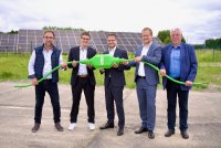 v.l.n.r.: Wolf-Dieter Ringguth (Bürgermeister Gemeinde Rechlin), Tobias Schüßler, (COO GOLDBECK SOLAR), Andreas Feicht (Vorstandsvorsitzender RheinEnergie), Stephan Segbers (Vertriebsvorstand RheinEnergie), Hartmut Lehmann (Bürgermeister Gemeinde Rechlin)
