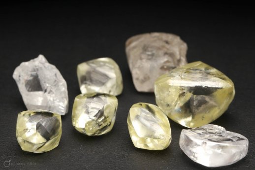 LOM - Selection of stones from the third sale held by Mothae in 2021.jpg