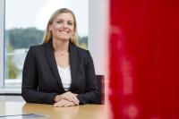 „Wir haben mit dem erweiterten Angebot an Webcasts eine Struktur geschaffen, die schnell und treffsicher zur passenden Online-Veranstaltung führt“, sagt Gabriele Geiger, Marketing Director (Bild: Eplan Software & Service GmbH & Co. KG)