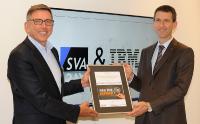 Bei der Award-Übergabe: SVA-Geschäftsführer Philipp Alexander, rechts, mit Olaf Scamperle, Vice President Global Business Partner Organisation, IBM DACH
