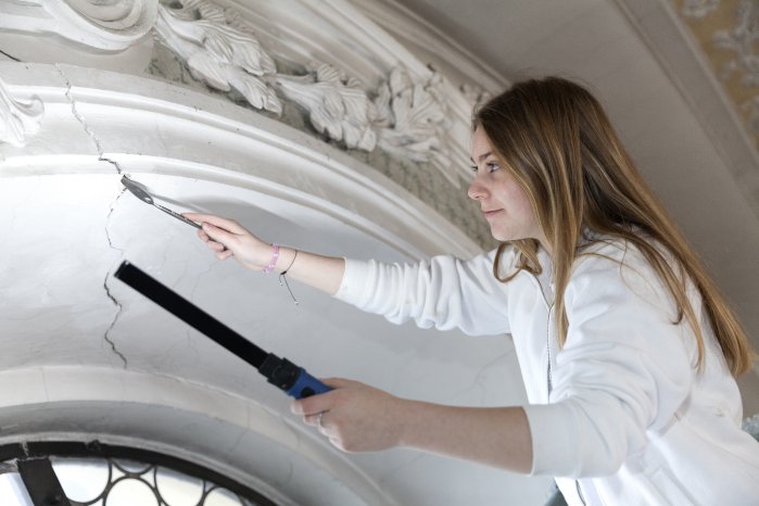 PM002_Stuckateurin_www.amh-online.de_Sascha Schneider.jpg