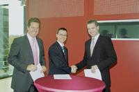 Prof. Dr.-Ing. Volker Stich, Dr. Harri Kulmala, Prof. Dr.-Ing. Christian Brecher (v. li. n. re.)