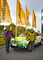 Elektroauto auf Weltumrundung bei Continental zu Besuch