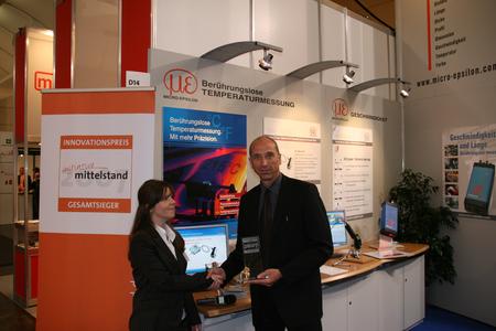 Stephanie Geyer gratuliert Ulrich Kienitz zum Gesamtsieg