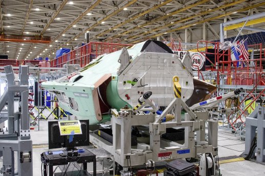 54_F-35-Center-Fuselage_copyright-Northrop-Grumman-1-1.jpg