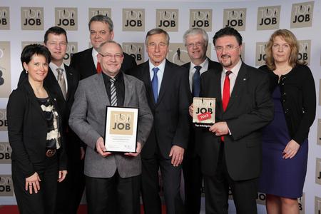 Übergabe des TOP JOB-Gütesiegels an die Ratiodata GmbH durch Mentor Wolfgang Clement