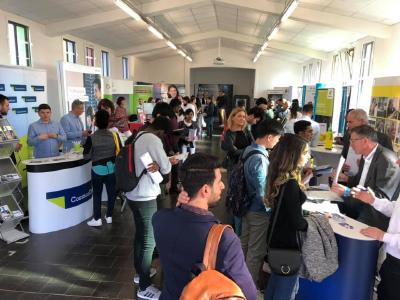 Großen Interesse an der FiKom, der Firmenkontaktmesse der Hochschule Kaiserslautern am Campus Zweibrücken