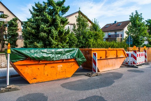 Absetz-Abrollbehaelter-Pruefung-Presse.jpg