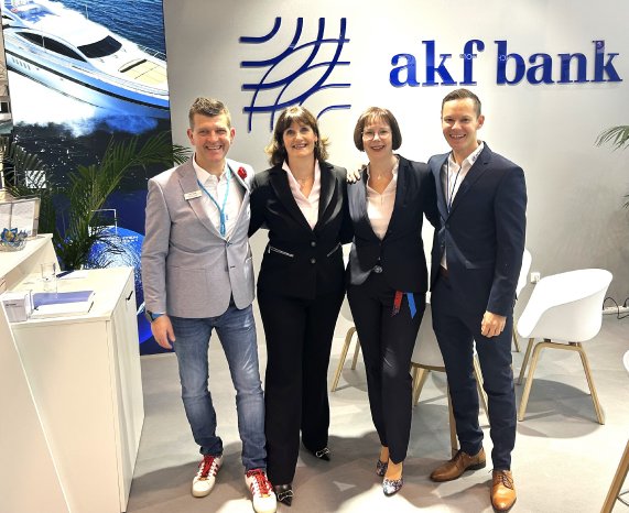 Das_Team_von_akf_marinefinanz_auf_der_boot_2026.jpg