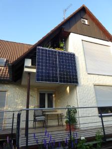 Bild: Durch Kunden montierte BalkonSolar Module © iKratos
