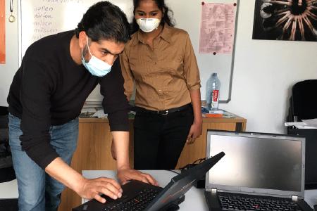 Inwerken spendet Laptops, um Geflüchtete beim digitalen Lernen zu unterstützen.