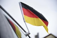 Ob die Halterung hält? Meist nur bis 50 Sachen. 