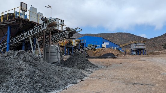 Altiplano Metals - Die Verarbeitungsanlage El Penon Außenansicht.jpg