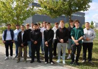Bild: Die neuen Auszubildenden und dual Studierenden von BITZER starten an den Standorten Sindelfingen und Rottenburg-Ergenzingen in ihre berufliche Zukunft