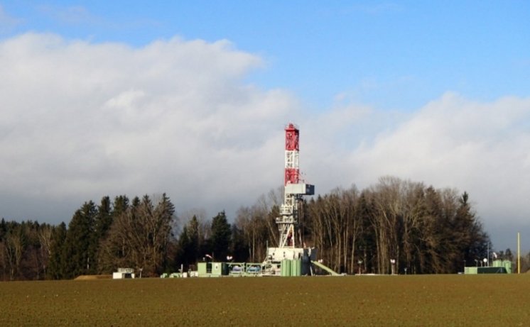 ADX Energy - Anshof Bohrturm_750.jpg