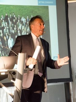 2017-03-23_industry-forum_keynote_1-d8b7e00a.jpg