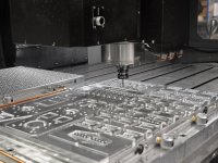 AMF-Vakuumspanntechnik machts möglich: Zig Frästeile in einer einzigen Aufspannung.