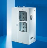 Rittal bietet für die öl- und gasfördernder Industrie neue EX-Überdruckschränke mit integrierten Schaltschrank-Kühlgeräten