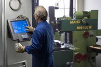 BDE mit Komfort: INTUS 6700.Hohe Leistung, Skalierbarkeit und Benutzerfreundlichkeit standen bei der Entwicklung des INTUS 6700 im Vordergrund. Ohne externen Lüfter und mit resistivem Touchscreen behauptet sich das INTUS 6700 im rauen Produktionsalltag.