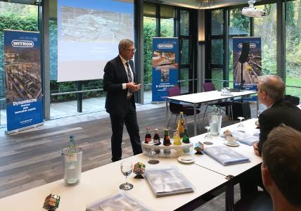 Bild 1: Foto WITRON Ulrich Schlosser, Leiter Vertrieb Logistiksysteme WITRON. „Neben Wirtschaftlichkeit und Kundenservice waren vor allem die Parameter Modularität und Skalierbarkeit zentrale Vorgaben an die WITRON-Logistikplaner.“