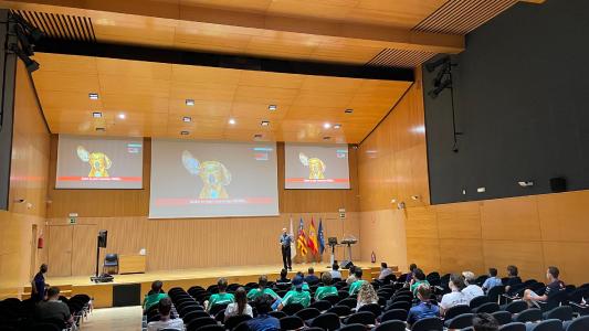 Alexander Gerfer, CTO der Würth ElektronikeiSos Gruppe, eröffnete dieEuropean-Hyperloop-Week-Konferenzwoche inValencia / Bildquelle: Würth Elektronik