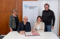 Vertragsunterzeichnung, Foto: Tim Schaarschmidt