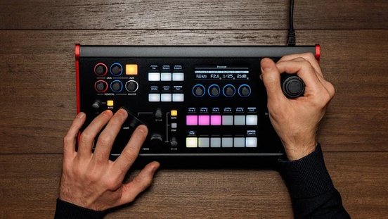 skaarhoj-rc-sk5-lifestyle_key-benefit_02_7acf4c92a14a469796c682541c5fdd2a