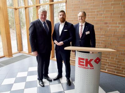 V.l.n.r: Dr. Bernd Althusmann, Wirtschaftsminister; Andreas Böttner, CEO E&K Automation GmbH und Dr. Jörg Mutschler, Geschäftsführer VDMA Nord