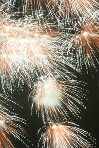 Genießen lässt sich das Silvesterfeuerwerk nur, wenn es mit Bedacht gezündet wird. Foto: Bothmer Pyrotechnik