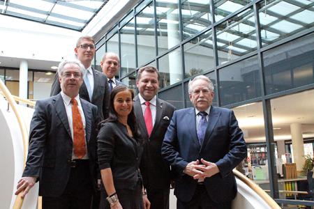Gedankenaustausch im Heilbronner Haus der Wirtschaft (von links): Hermann-Josef Pelgrim, Christof Geiger, Yusuf Hocaoglu, Elke Döring, Yücel Yilmaz und Prof. Dr. Dr. h. c. Harald / Foto: Marquart